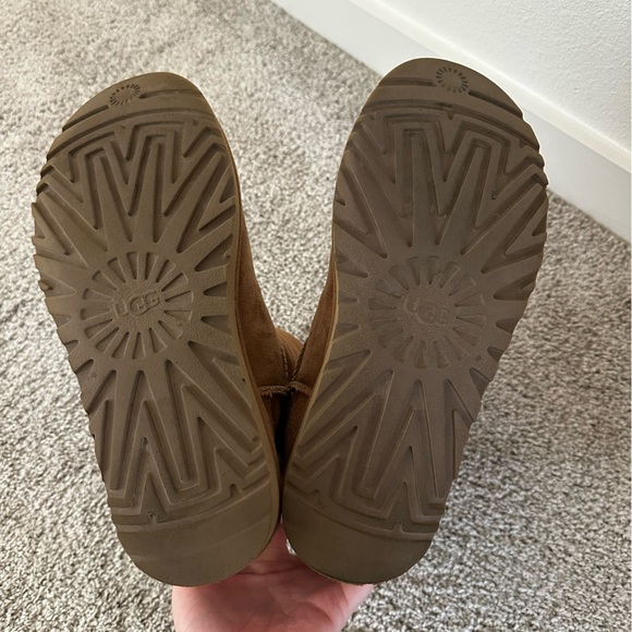 Ugg Chestnut Classic II Boots - Picture 9 of 9